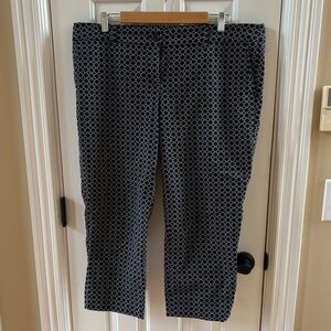 Women’s cropped pants, size 16